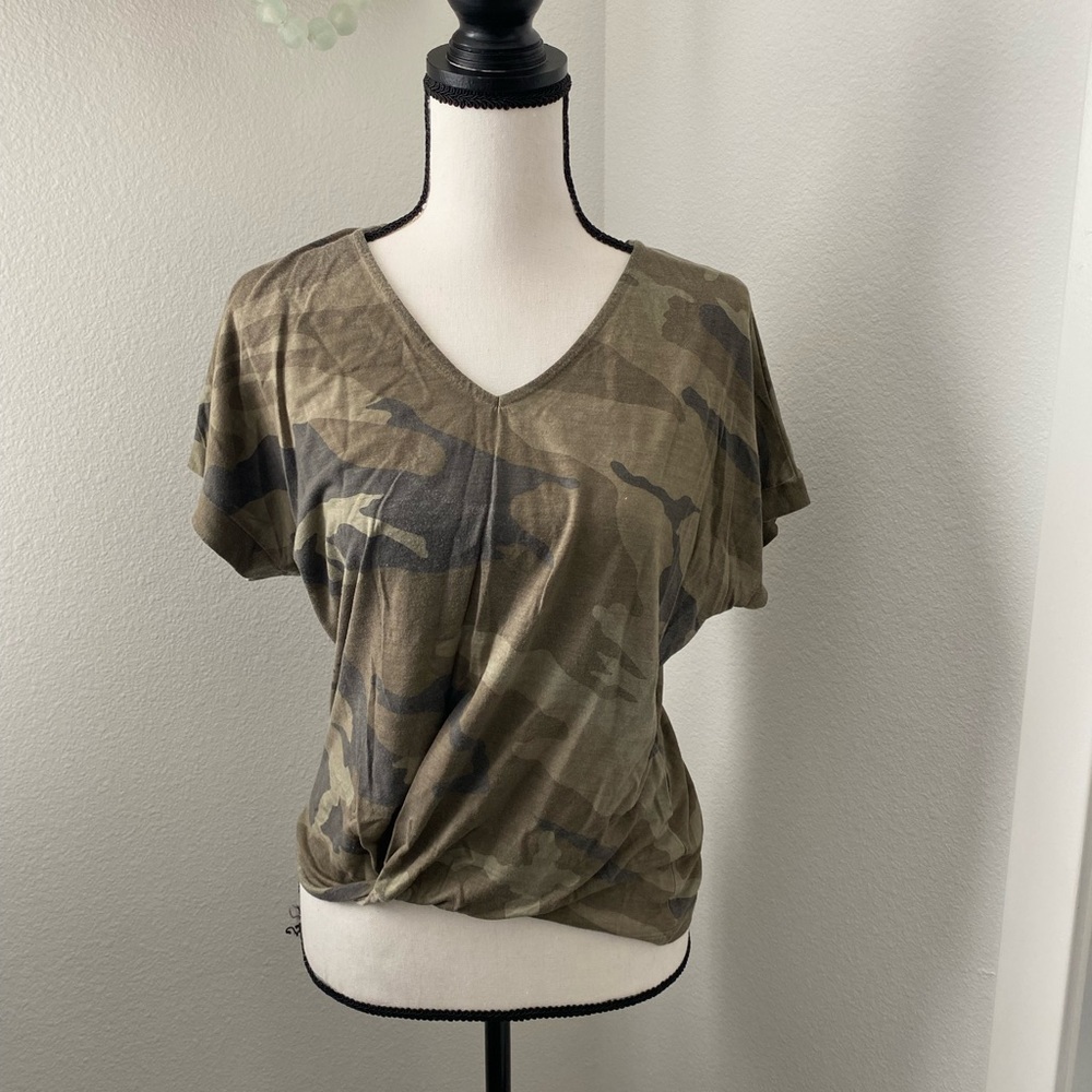 Alya camo tee